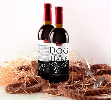 Projekt etykiety dla rzemieśliczej marki wina z Australii 'Dog and the hare'